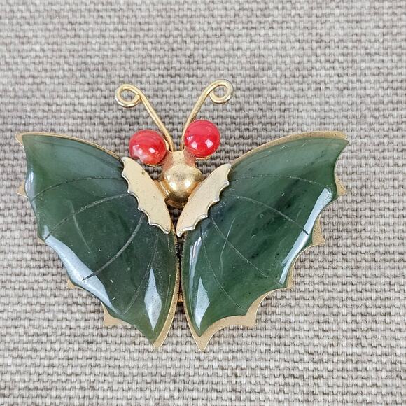 Vintage MCM Jade and coral butterfly pin goldtone brooch - Picture 5 of 5